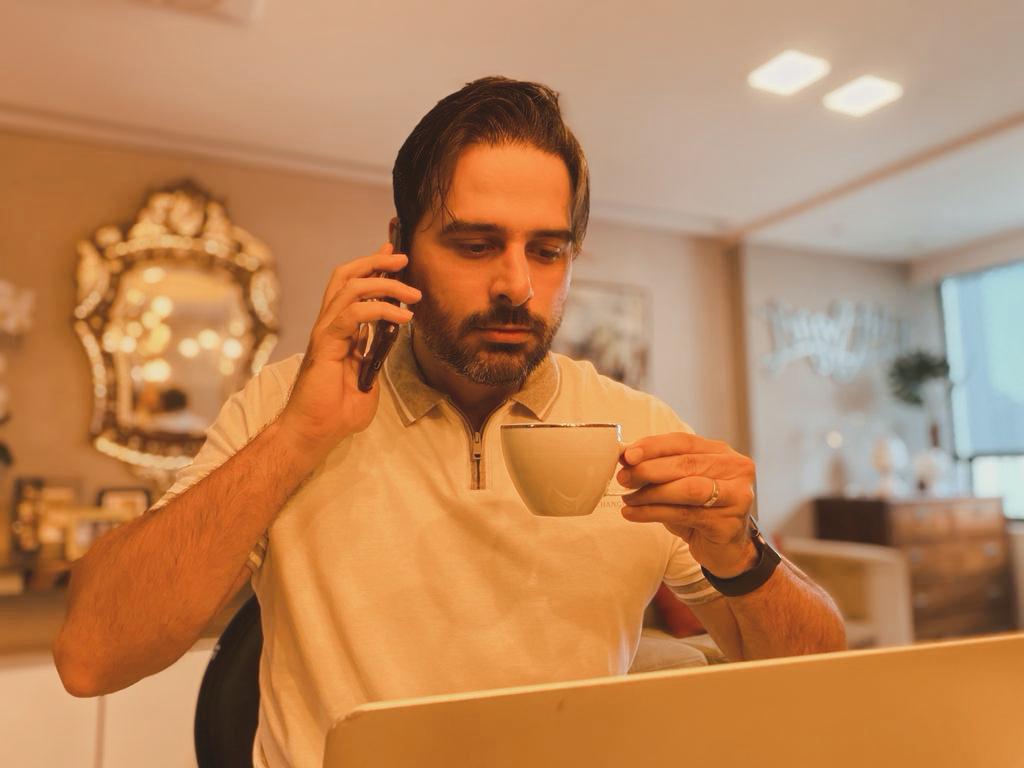 Conheça Fábio Trindade, o empresário das Influencers