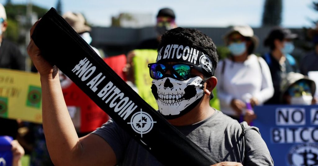 Mercado de Criptomoedas: El Salvador tem manifestações Anti-Bitcoin durante o Dia da Independência