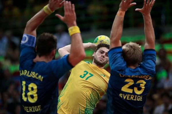 Jogador da seleção brasileira de Handebol, Haniel Langaro revela alimentos consumidos para manter a forma