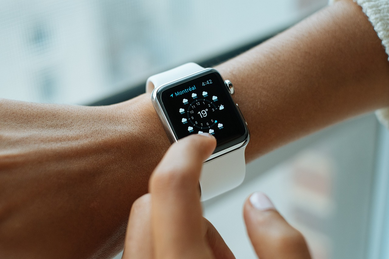 Descubra como um smartwatch ajuda a manter sua saúde